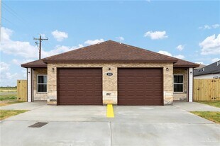 2530 N Vly Cir in La Feria, TX - Building Photo