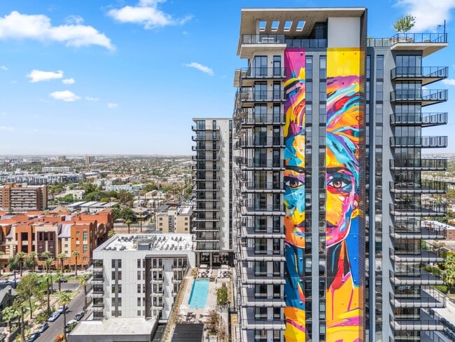 Saiya in Phoenix, AZ - Foto de edificio - Building Photo
