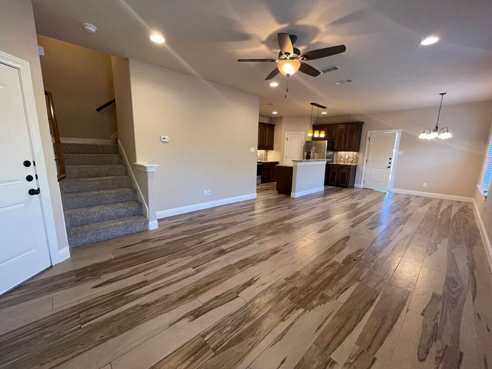 7917 Butler Ct in Fort Worth, TX - Foto de edificio