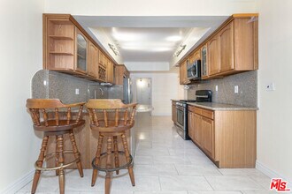 1950 S Beverly Glen Blvd in Los Angeles, CA - Building Photo - Building Photo