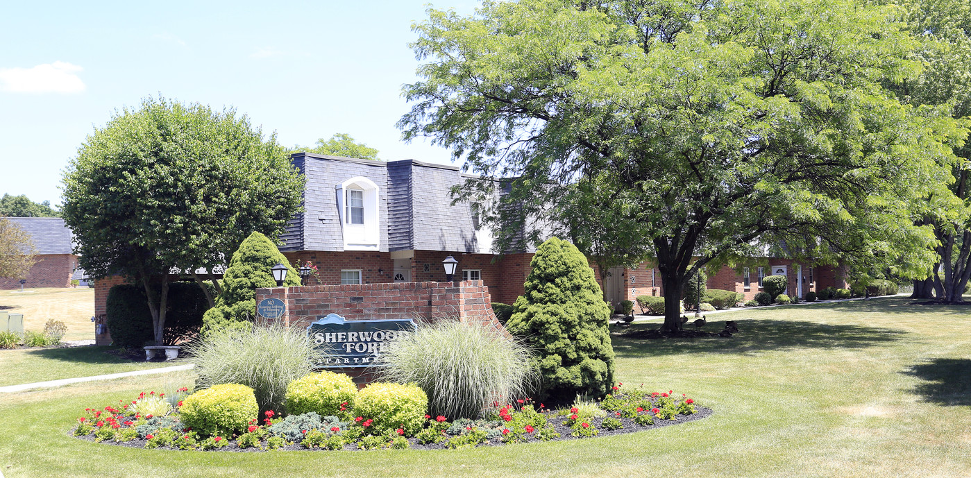 Sherwood Forest Garden Apartments in Middletown, NY - Building Photo