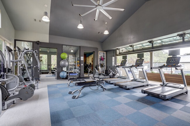 The Preserve at Travis Creek in Austin, TX - Foto de edificio - Building Photo