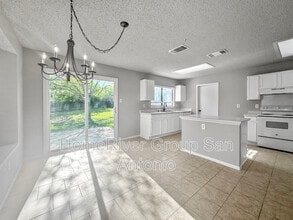 15447 Corian Creek Dr in San Antonio, TX - Building Photo - Building Photo