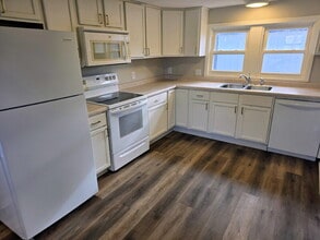 114 N 5th St in Adel, IA - Building Photo - Building Photo