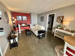 1201 Wilder Ave in Honolulu, HI - Building Photo - Building Photo