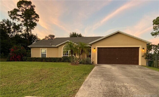 property at 1069 SW Jacqueline Ave