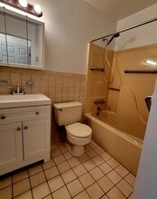 50 Athens Ct in West Babylon, NY - Building Photo - Building Photo