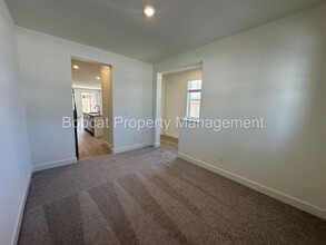 921 Nelle Dr in Minden, NV - Building Photo - Building Photo
