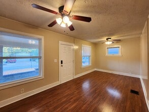 2513 Concord Dr in Louisville, KY - Building Photo - Building Photo