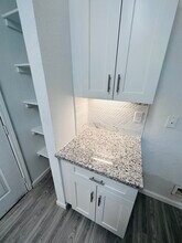 6946 Paris St, Unit B in Houston, TX - Building Photo - Building Photo