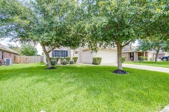 8310 CORIANDER LN in Baytown, TX - Building Photo - Building Photo