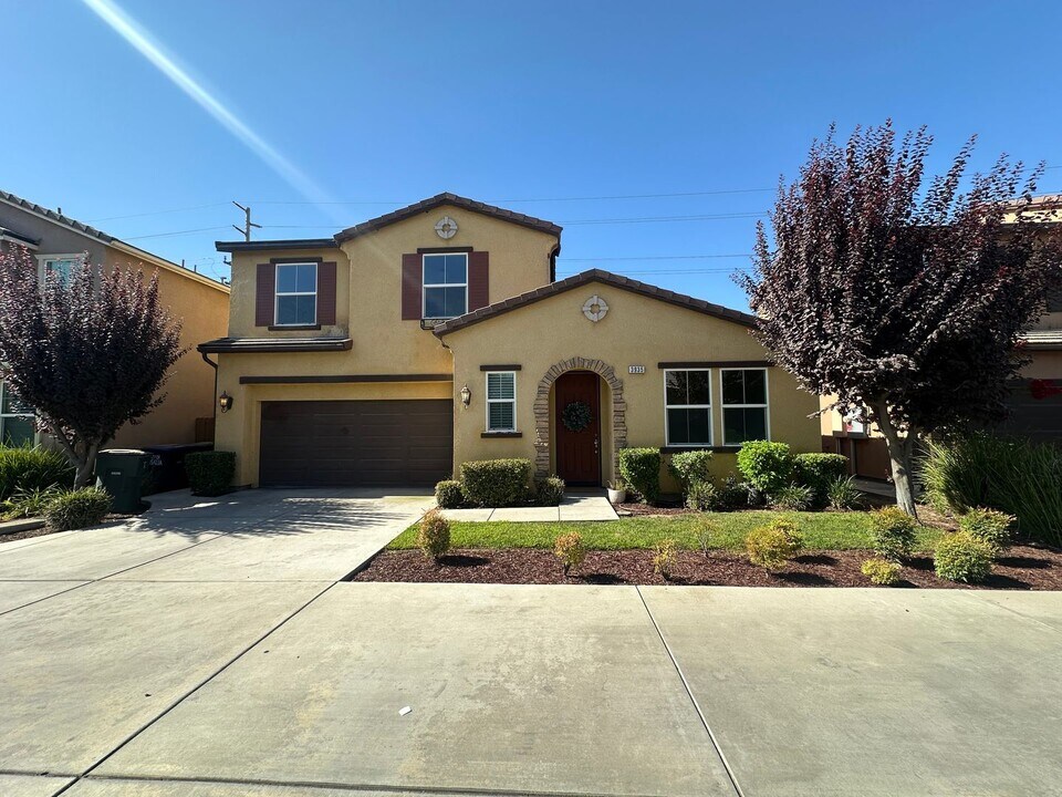 3935 W Payson Ave in Visalia, CA - Building Photo