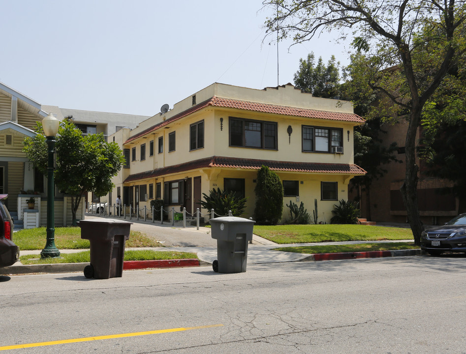 324 N Maryland Ave in Glendale, CA - Building Photo