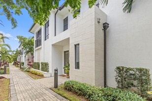 8249 NW 46th St in Doral, FL - Building Photo