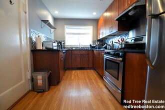 19 Alton Ct, Unit 4 in Brookline, MA - Building Photo - Building Photo