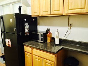 3408 W Berteau Ave-Unit -3408-1 in Chicago, IL - Foto de edificio - Building Photo