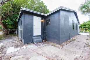 11 SW 13th Ave in Delray Beach, FL - Building Photo