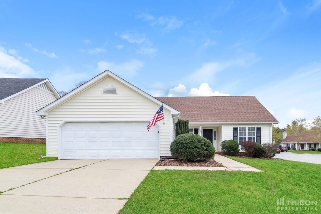 3600 Amos Dr in Greensboro, NC - Building Photo