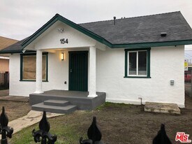 154 W 93rd St in Los Angeles, CA - Building Photo