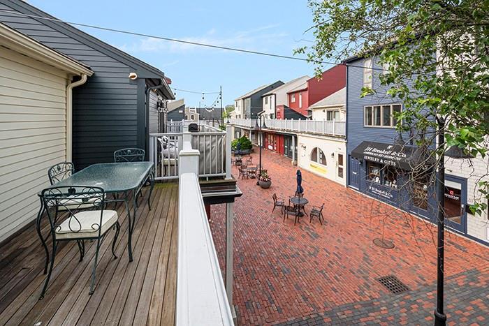 114 Swinburne Row in Newport, RI - Building Photo
