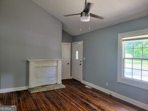 1366 Campbellton Rd SW in Atlanta, GA - Building Photo - Building Photo