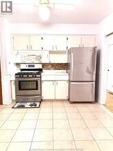 198 Superior St in Windsor, ON - Foto de edificio - Building Photo