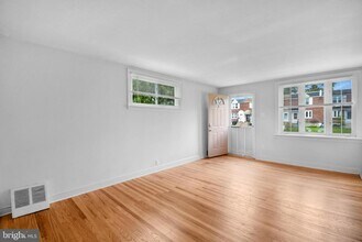 666 Rively Ave in Glenolden, PA - Building Photo - Building Photo