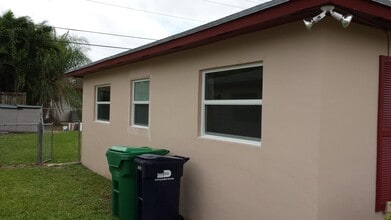 19611 SW 103rd Ct in Cutler Bay, FL - Building Photo - Building Photo