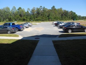 Ashleigh Apartments in Hinesville, GA - Foto de edificio - Building Photo