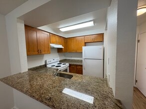 Whitman Place Apartments in Shoreline, WA - Foto de edificio - Building Photo
