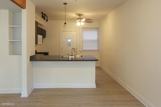 4705 N Albany Ave-Unit -Unit 1 in Chicago, IL - Building Photo - Building Photo