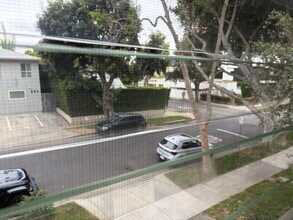 907 N Gardner St, Unit 5 in West Hollywood, CA - Foto de edificio - Building Photo