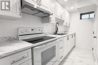 25 Buchanan Rd in St Catharines, ON - Building Photo - Building Photo