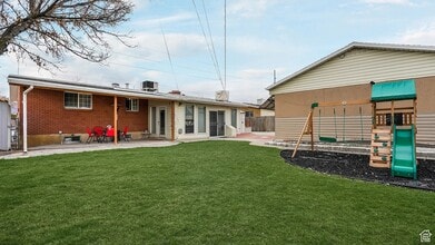 4535 S Ridgeline Dr in Ogden, UT - Foto de edificio - Building Photo