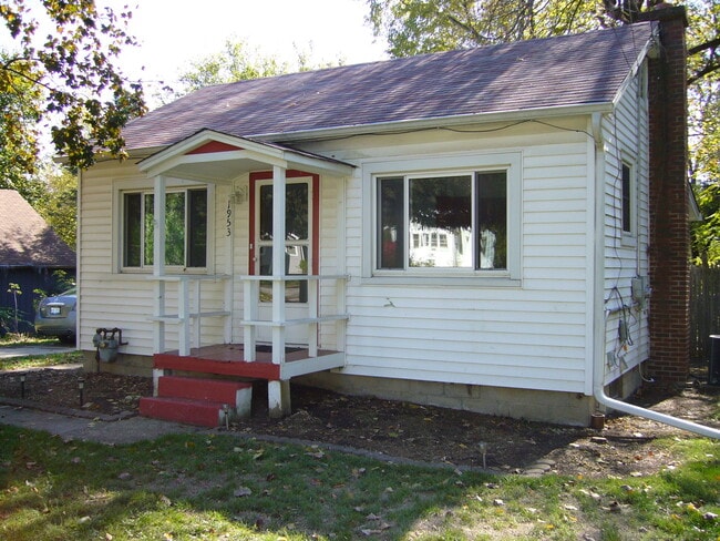 1953 Curtiss St in Downers Grove, IL - Building Photo - Building Photo