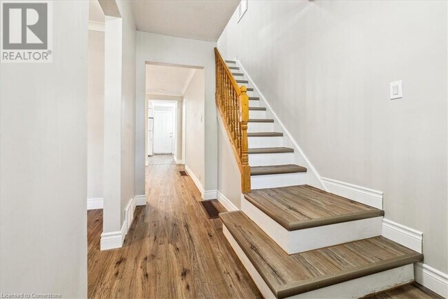 223 Weir St N in Hamilton, ON - Building Photo - Building Photo