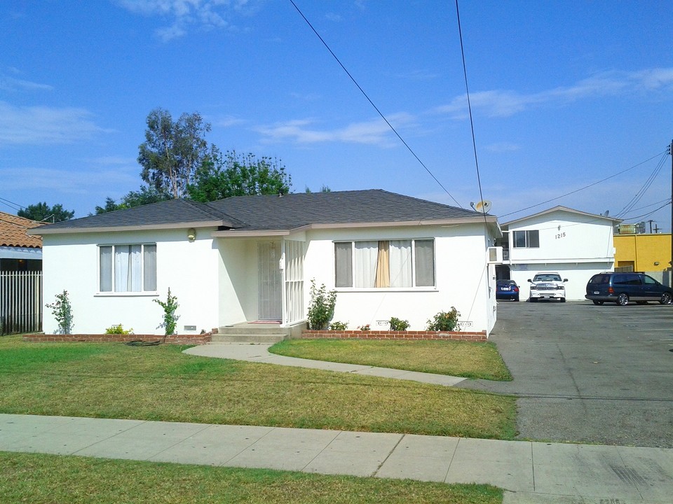 1215 S Spruce St in Montebello, CA - Building Photo