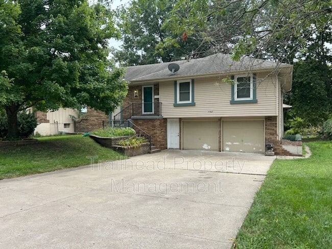 7707 E 134th Terrace in Grandview, MO - Building Photo - Building Photo