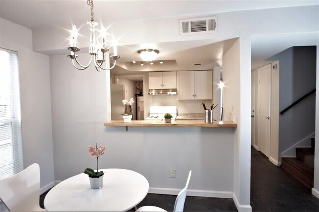 6907 Lovely Ln in Austin, TX - Building Photo - Building Photo