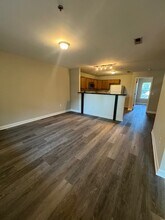 916 Avon Ave, Unit 202 in Burlington, NC - Building Photo - Building Photo