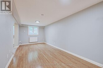 345 Walmer Rd in Toronto, ON - Building Photo - Building Photo