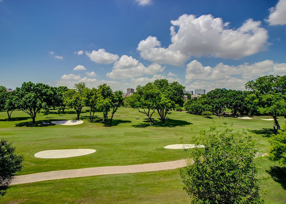 Fairways at Prestonwood in Dallas, TX - Building Photo