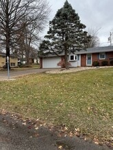 5517 N Stephen Dr in Peoria, IL - Building Photo - Building Photo