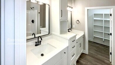 912 S Pope Ave in Independence, MO - Building Photo - Building Photo