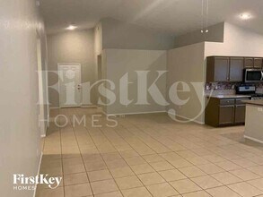 2209 Meadow Green Ave in North Las Vegas, NV - Foto de edificio - Building Photo