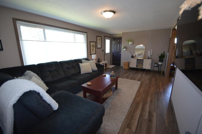 610 Elizabeth St in Linden, WI - Building Photo - Building Photo