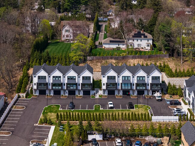 785 Post Rd E in Westport, CT - Building Photo - Building Photo