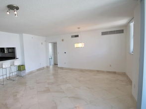 31 SE 5th St, Unit 3201 in Miami, FL - Building Photo - Building Photo