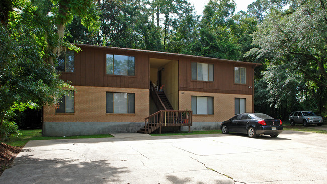 581 Chicopee Ct in Tallahassee, FL - Foto de edificio - Building Photo