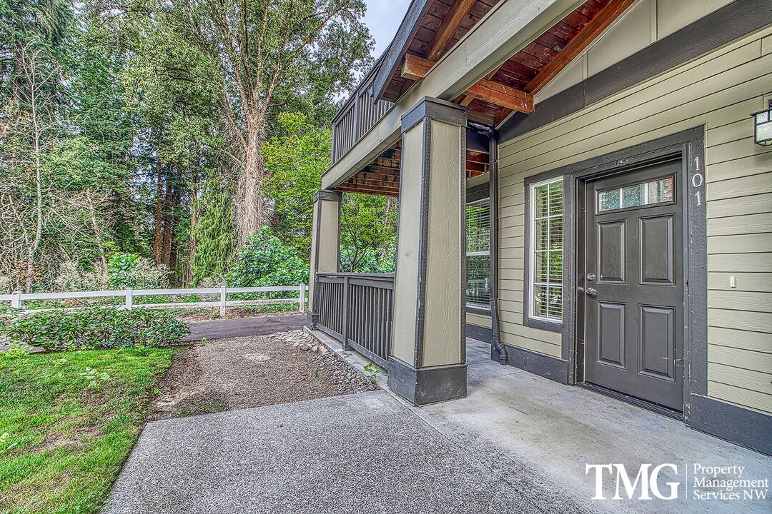 22814 SW Forest Creek Dr in Sherwood, OR - Building Photo